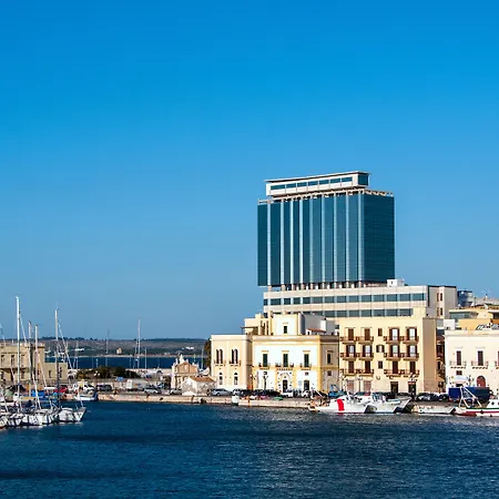 Bellavista Club-caroli מלון