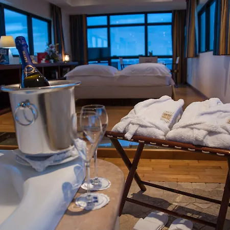Готель Bellavista Club-caroli 3*
