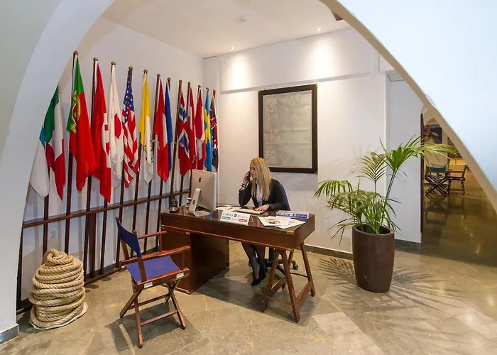 Bellavista Club-caroli מלון